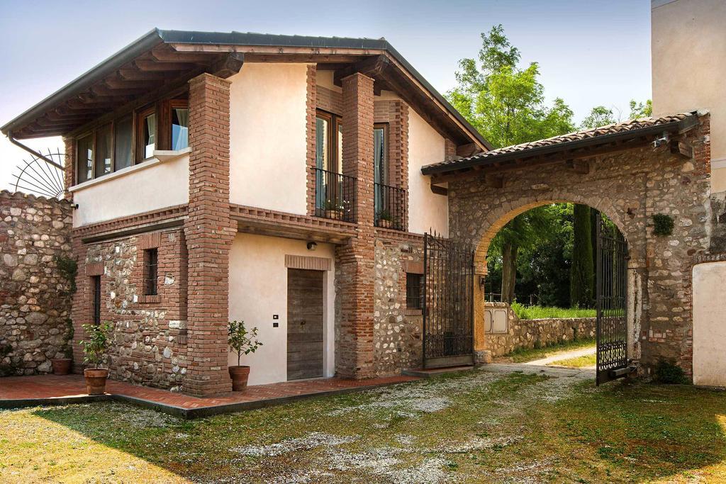 Bed and Breakfast Antico Cascinale Lombardo à Lonato Chambre photo
